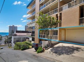 Woobera Unit 14 - On the hill overlooking Tweed Heads and Coolangatta Tweed Heads